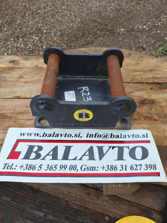 S30 for 2 ton excavators Attachment plate Foto 1
