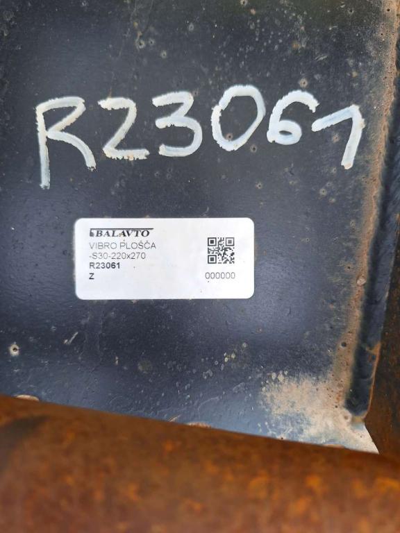 S30 for 2 ton excavators Attachment plate Foto 8