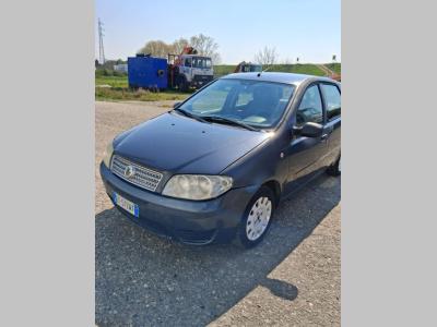 Fiat punto vendida por Deal Di Balliu Mentor & c. Sas