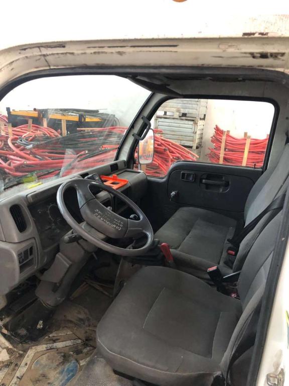 Nissan TL 35 Foto 8