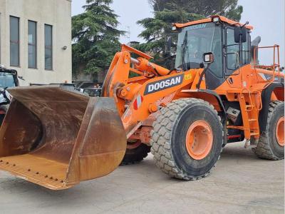 Doosan DL300-5 vendida por DMO Spa