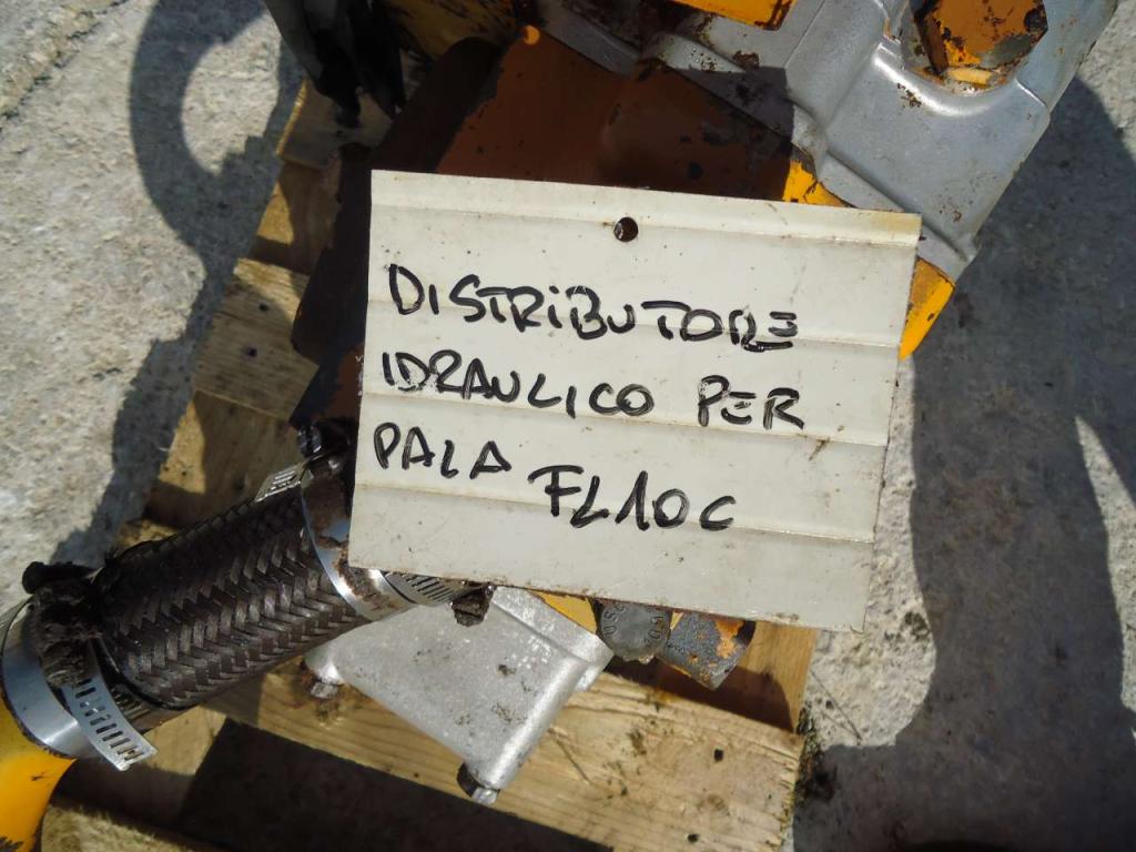 Distribuidor hidraulico para Fiat Allis FL10C Foto 2