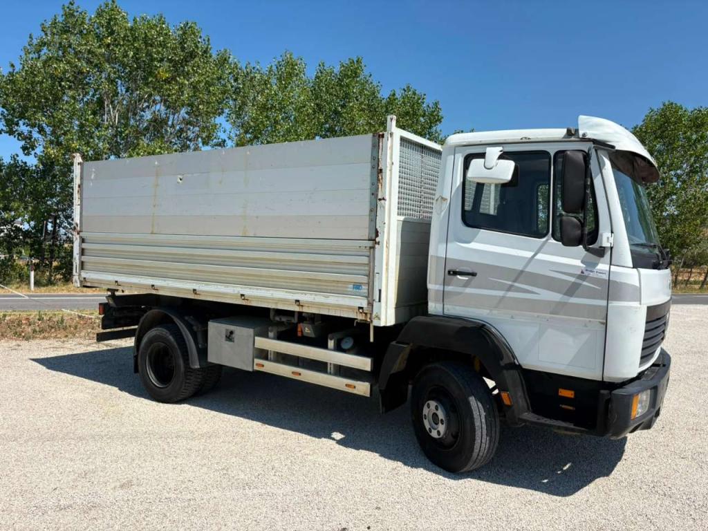 Mercedes-Benz 817 ribaltabile trilaterale Foto 12