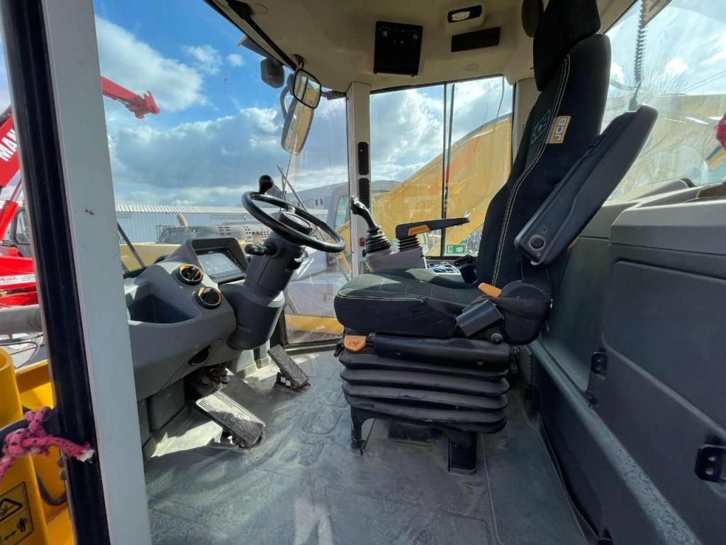 JCB 427 ZXT4F Foto 2