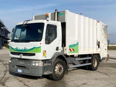 Renault 260 vendida por Massucco T. Srl