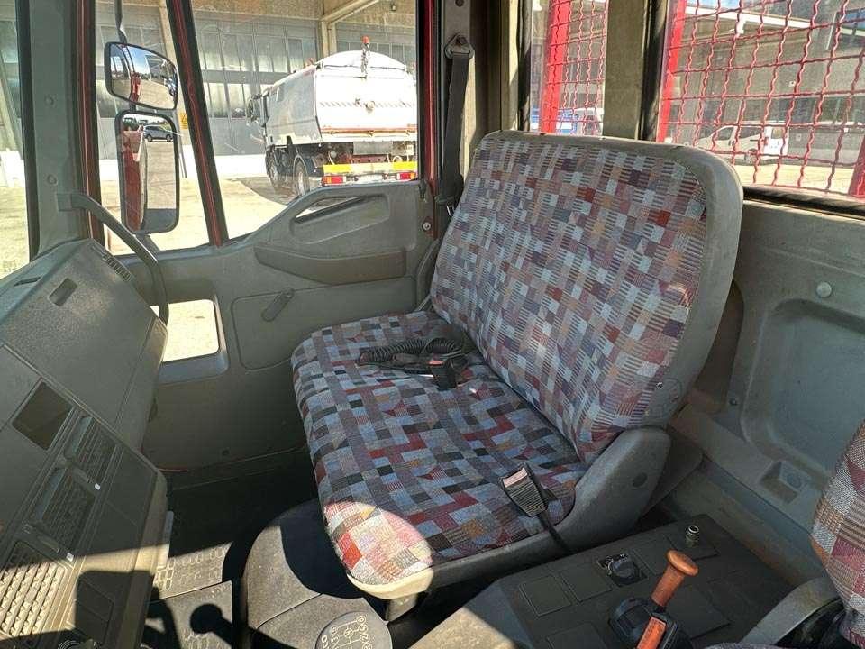 Iveco Eurocargo 100E18 4X2 Foto 16