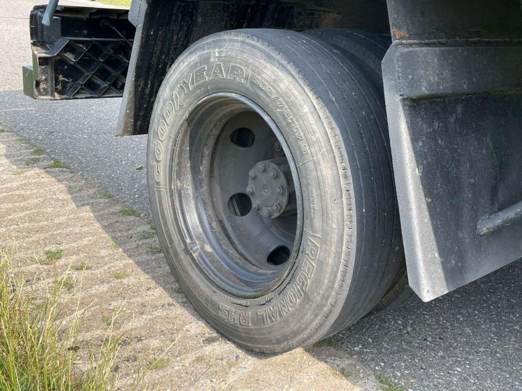 Mercedes-Benz 4x2 809D Foto 17