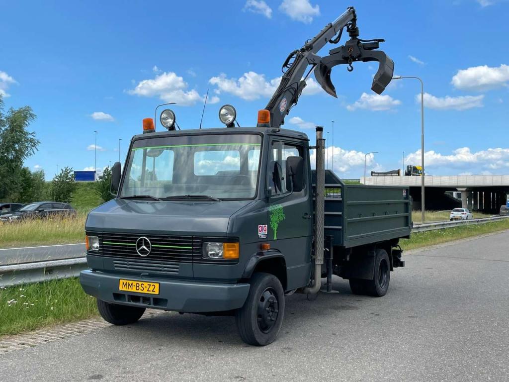 Mercedes-Benz 4x2 809D Foto 2