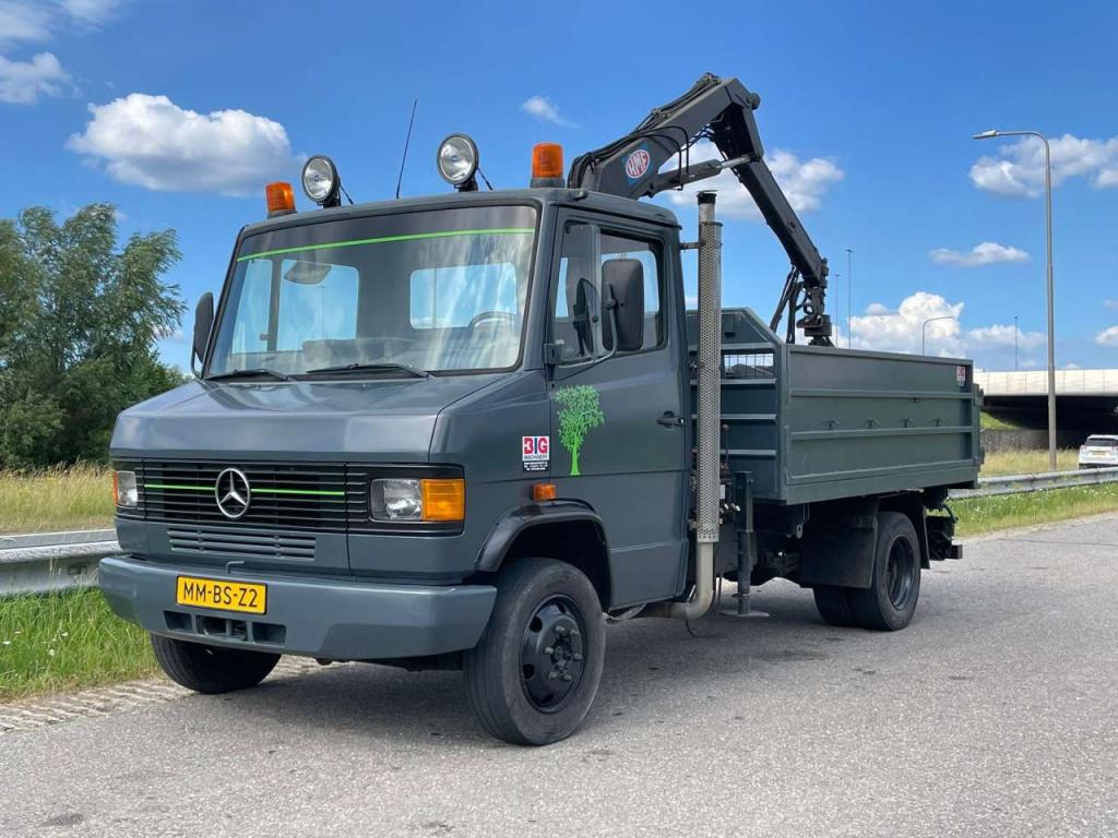Mercedes-Benz 4x2 809D Foto 5