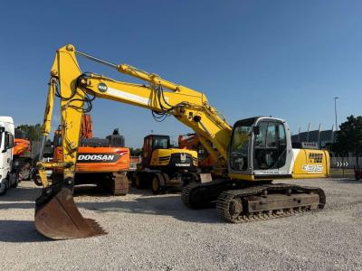 New Holland E215 Foto 1