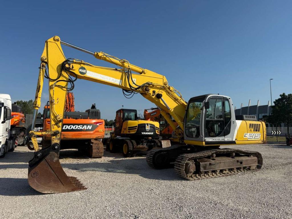 New Holland E215 Foto 1