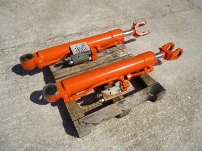 Cilndro de levantamiento para Fiat Hitachi W130 - 130PL vendida por OLM 90 Srl