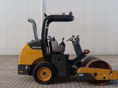 Volvo SD 25D vendida por Bove Verhuur & Verkoop