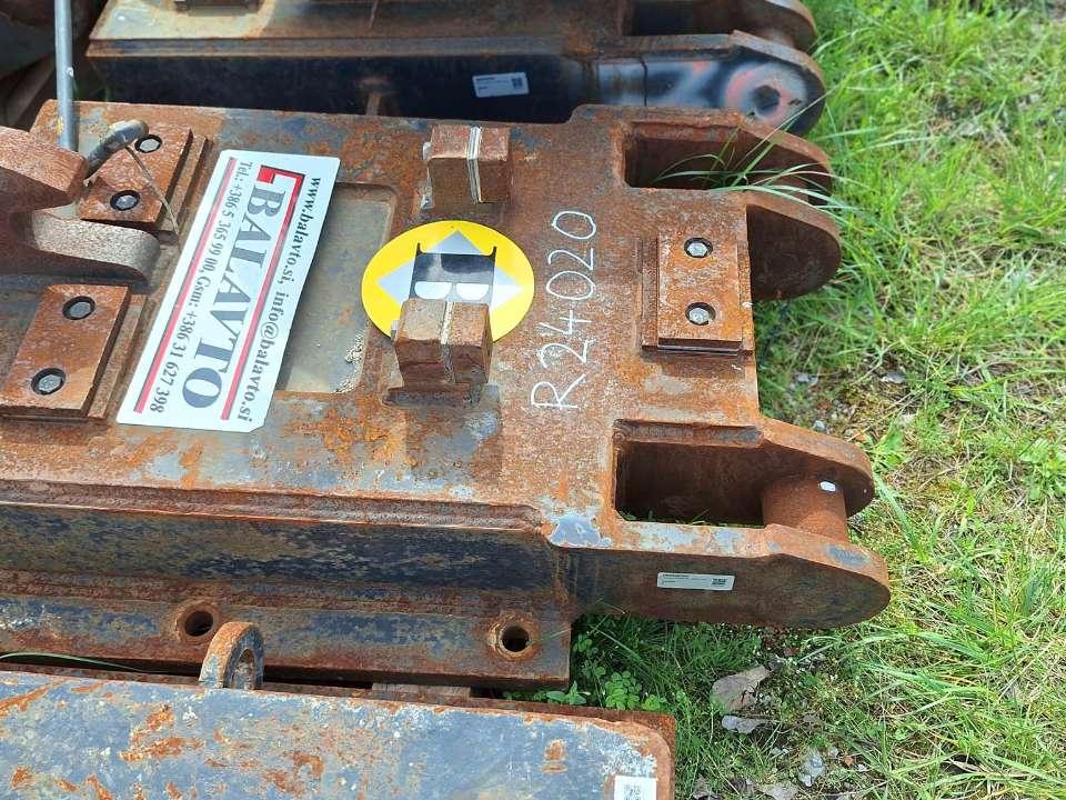 S2 for 25-32 ton excavators Attachment plate Foto 1