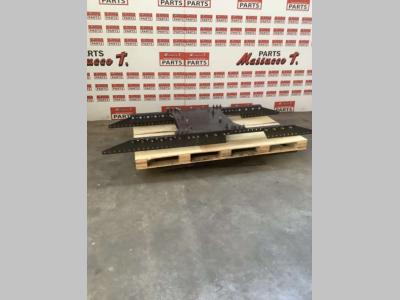 Supporto telaio per ancoraggio ralla para Volvo FH16 550 6x4 vendida por Massucco T. Srl Area Ricambi