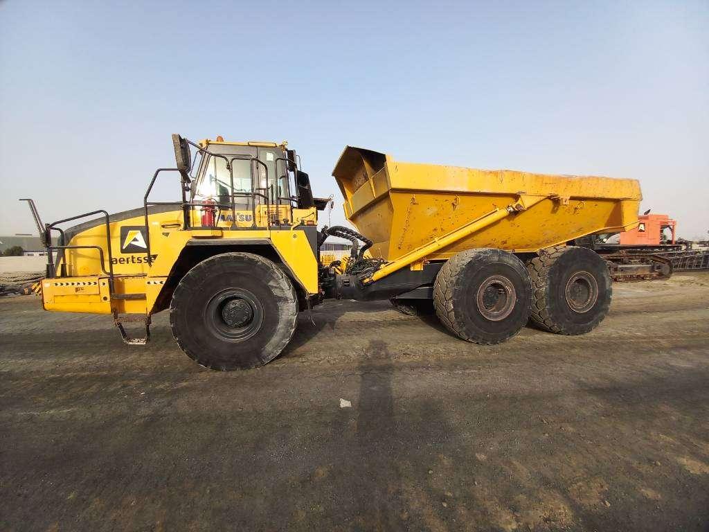 Komatsu HM400-3R (4pcs available for sale in Abu Dhabi) Foto 10