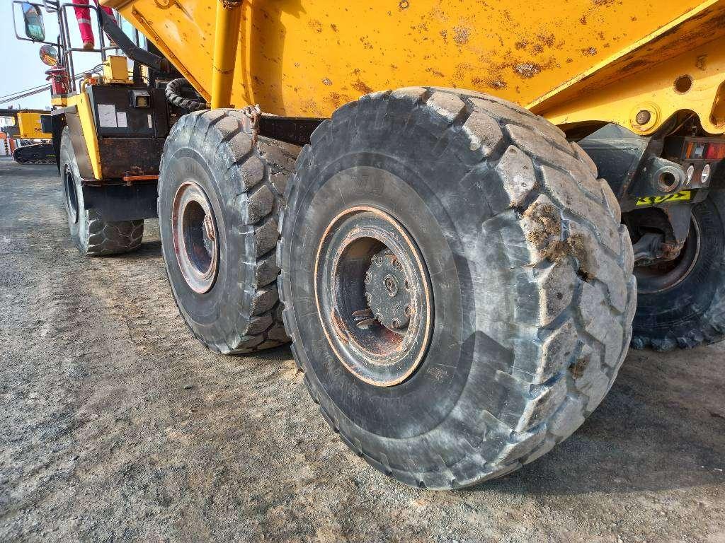 Komatsu HM400-3R (4pcs available for sale in Abu Dhabi) Foto 14