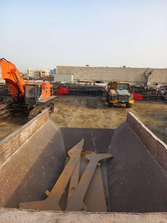 Komatsu HM400-3R (4pcs available for sale in Abu Dhabi) Foto 20
