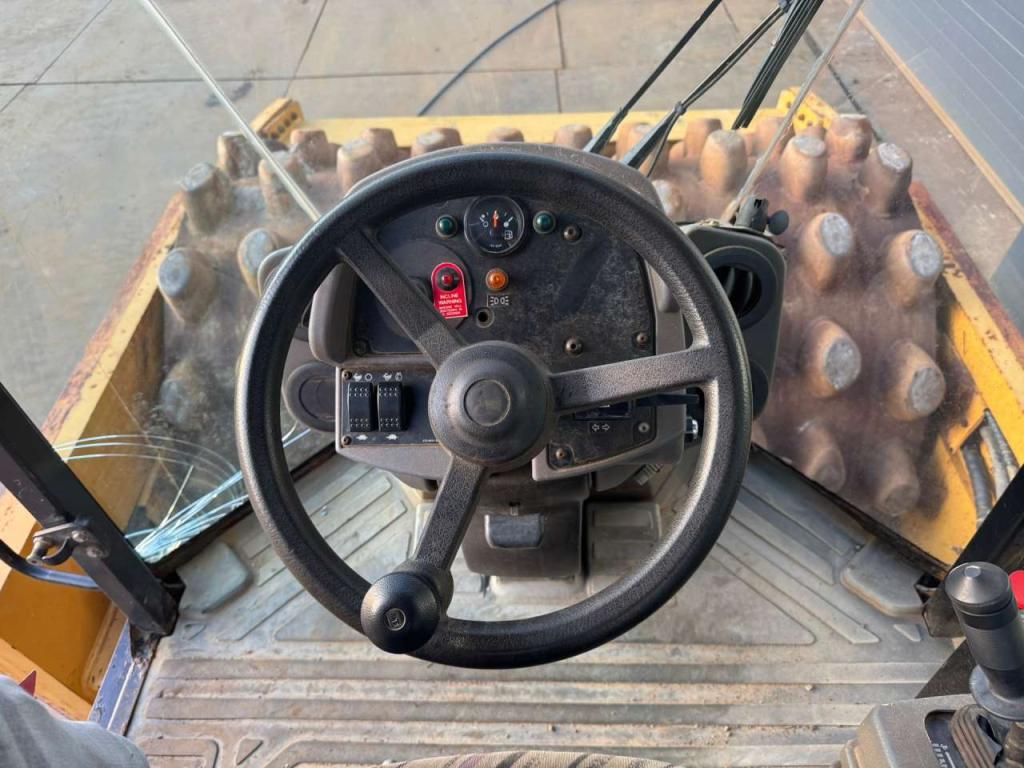 Caterpillar CP76 (19t) Foto 14