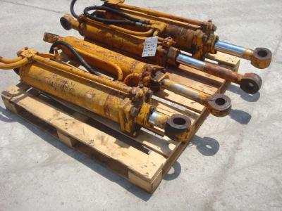 Pistón de rotación de la cuchara para Fiat FL8 vendida por OLM 90 Srl