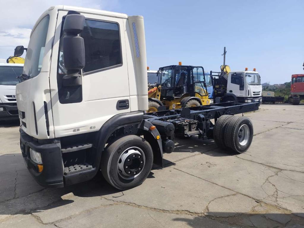 Iveco EUROCARGO 150E22P Foto 10