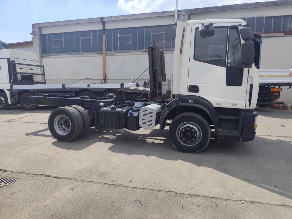 Iveco EUROCARGO 150E22P Foto 25