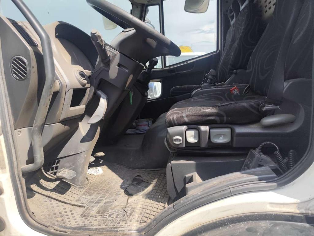 Iveco EUROCARGO 150E22P Foto 9