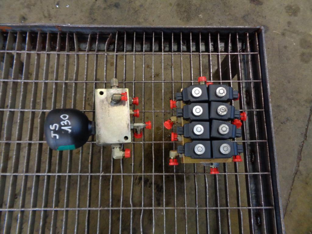 Electroválvula para JCB JS 130 Foto 1