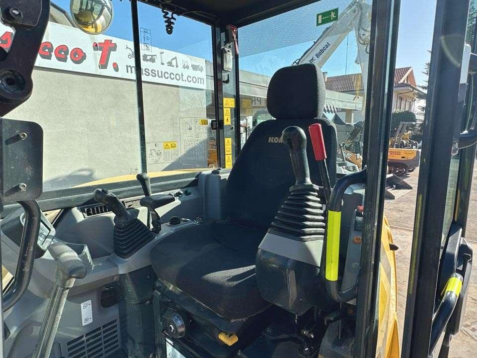 Komatsu PC80MR-5E Foto 14