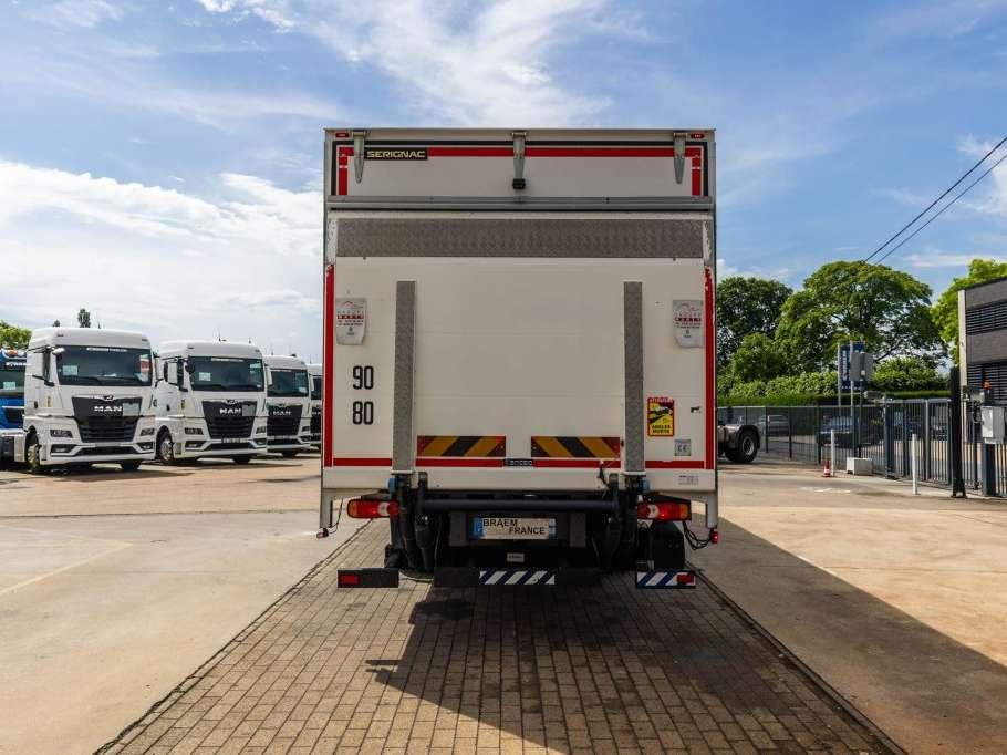 Renault D12.240+HAYON ANTEO 1.7T. Foto 4