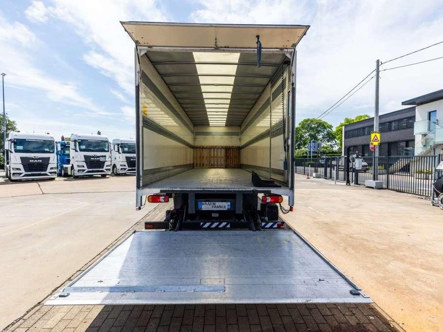 Renault D12.240+HAYON ANTEO 1.7T. Foto 6