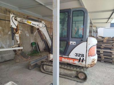 Bobcat 328D vendida por Omeco Spa