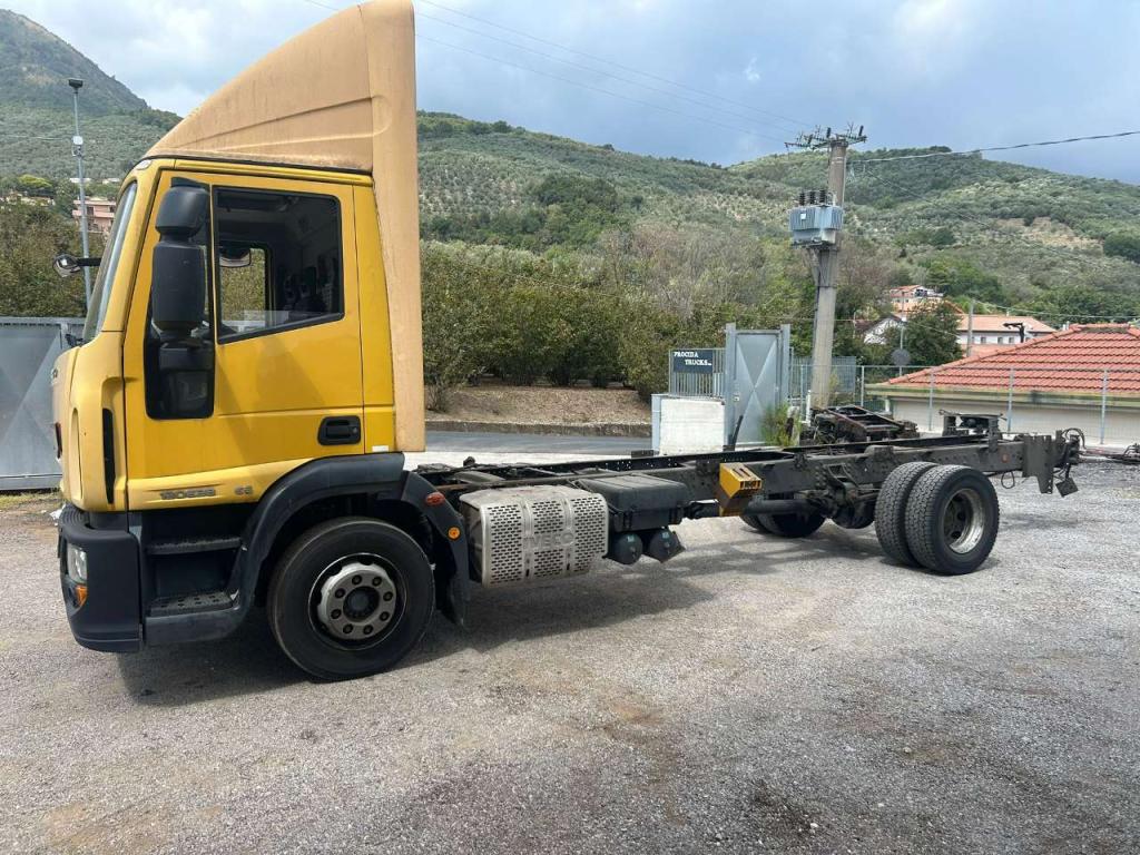 Iveco EUROCARGO CUBE 120E28P Foto 2