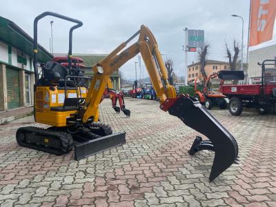 Kato HD 12 VXE con Benna TRINCEA SBK STREET BUCKET vendida por Giordano Srl