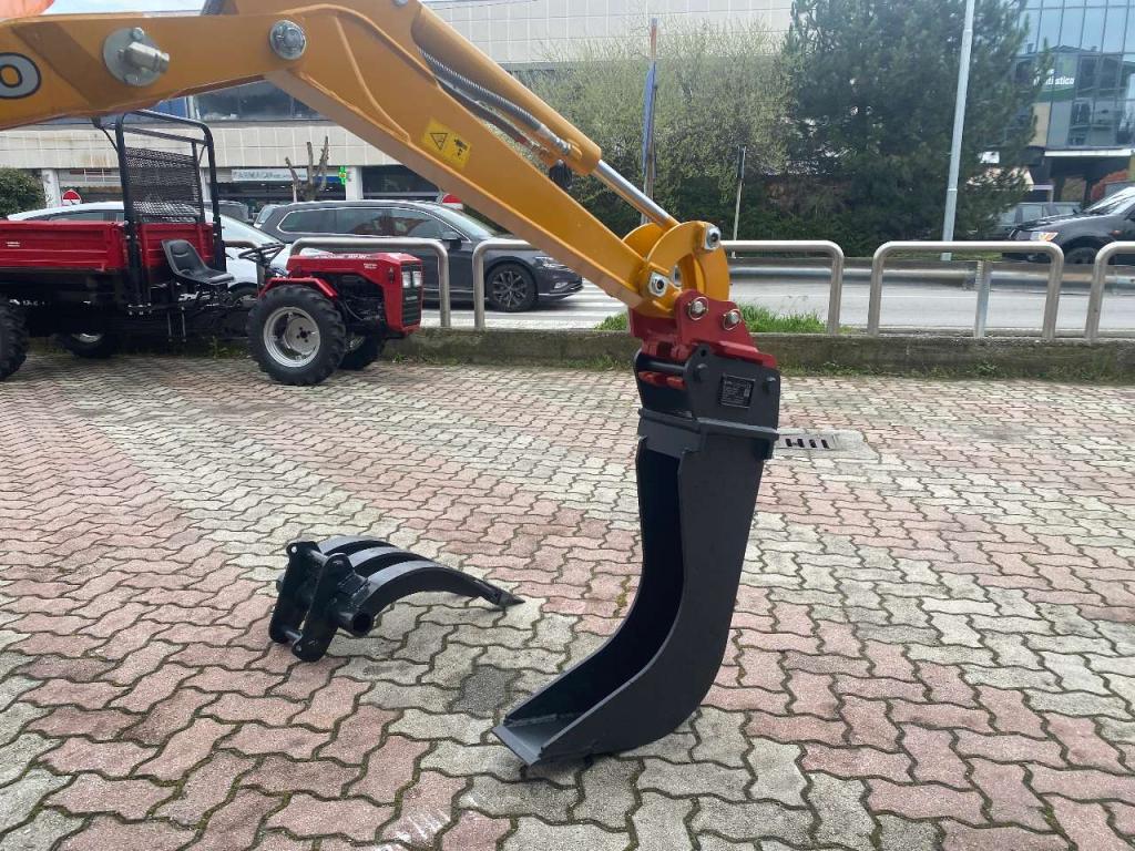 Kato HD 12 VXE con Benna TRINCEA SBK STREET BUCKET Foto 14