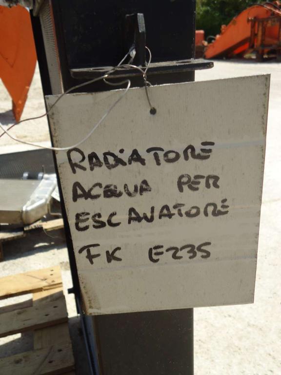 Radiador de agua para Fiat Kobelco E235 Foto 3