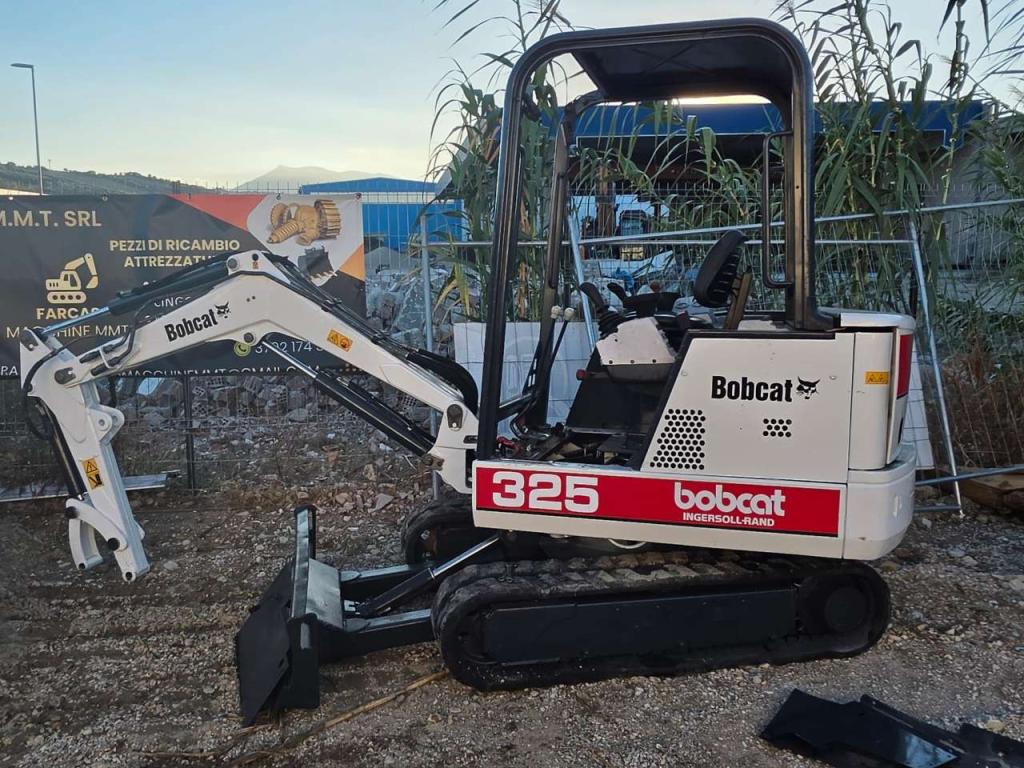 Bobcat 325 Foto 2
