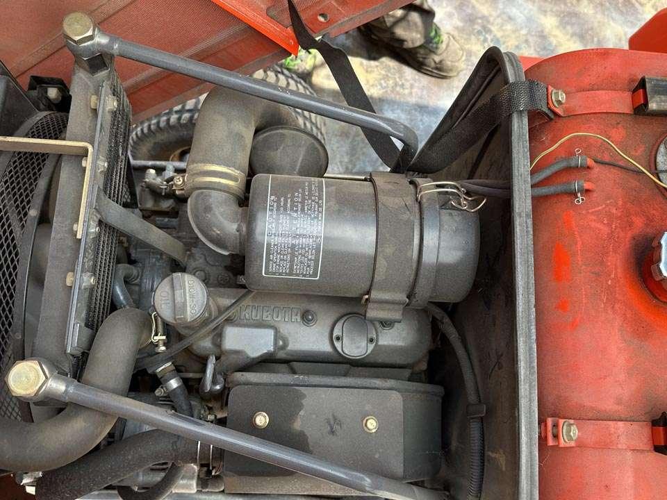 Kubota F2400 4X4 Foto 11
