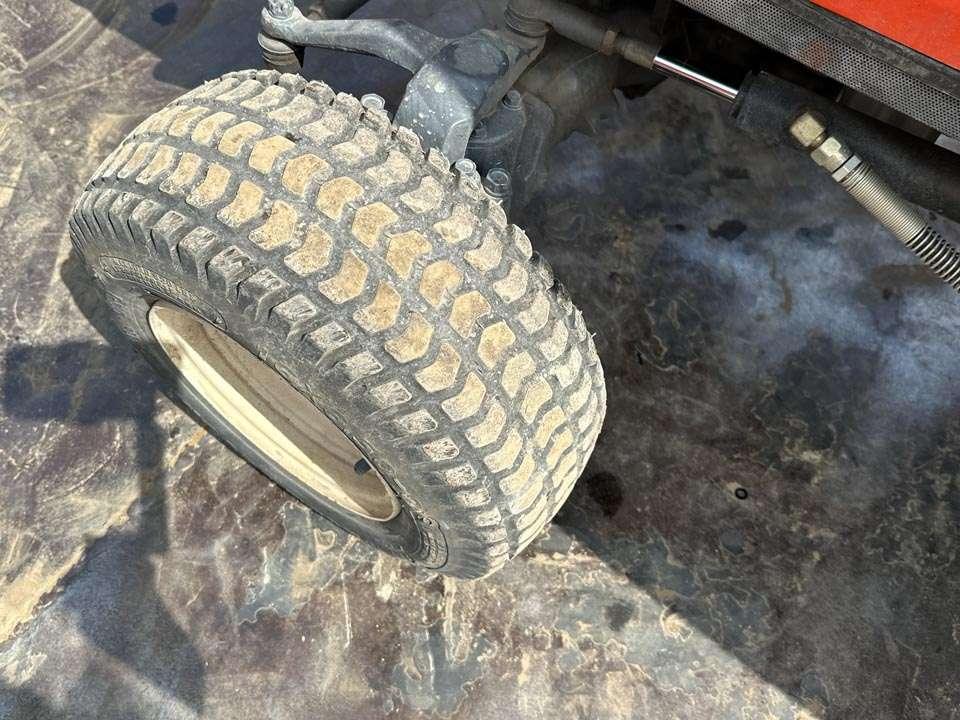 Kubota F2400 4X4 Foto 5