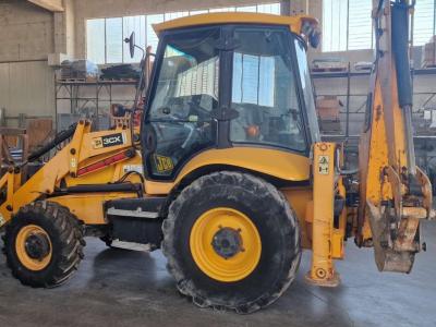 JCB 3CX vendida por Omeco Spa