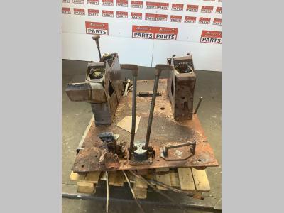 Soporte columna de dirección para Fiat Hitachi FH 400 vendida por Massucco T. Srl Area Ricambi
