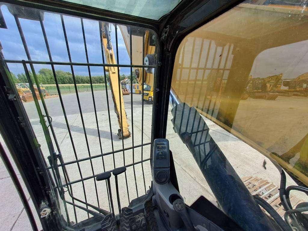 CAT 330DL UHD Foto 23