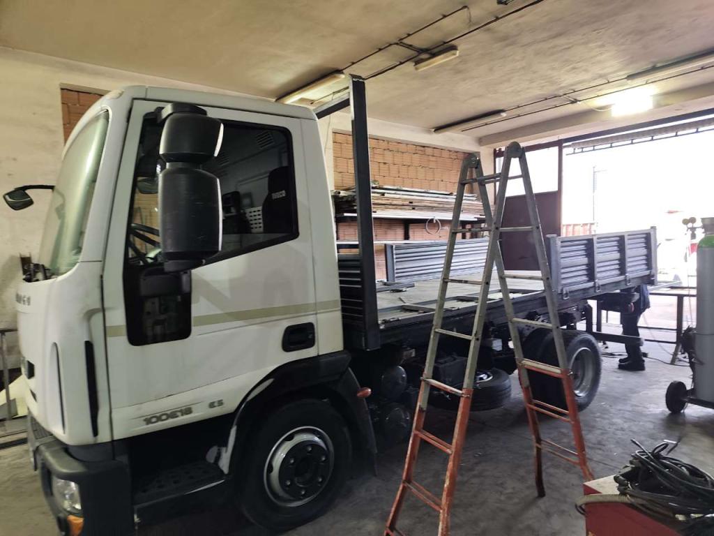 Iveco EUROCARGO 100E18 Foto 12