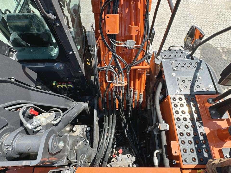 Hitachi ZX180W-7 Foto 14