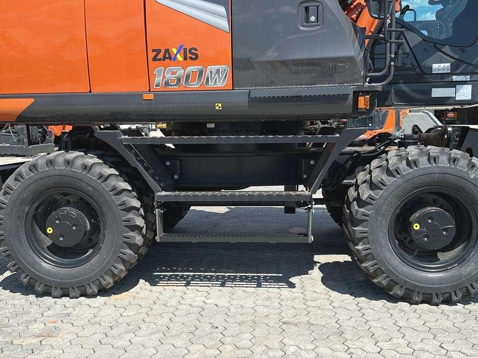 Hitachi ZX180W-7 Foto 4