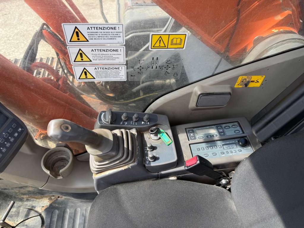 Hitachi ZX350LCN-3 Foto 7