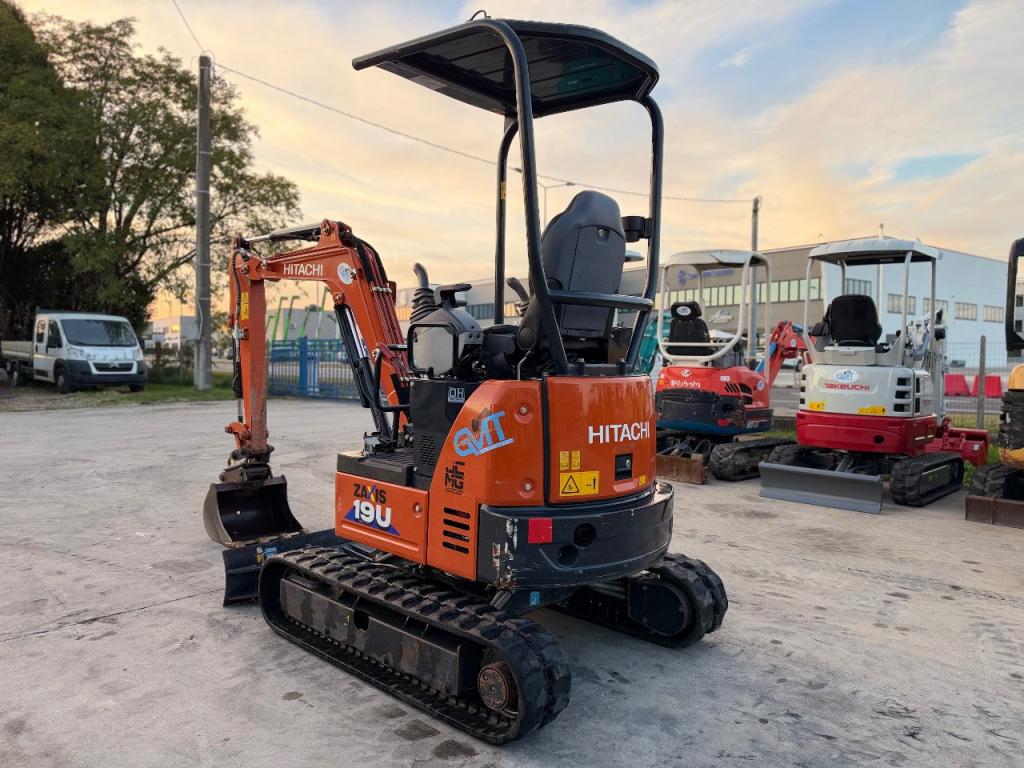 Hitachi ZX19U-6 Foto 5
