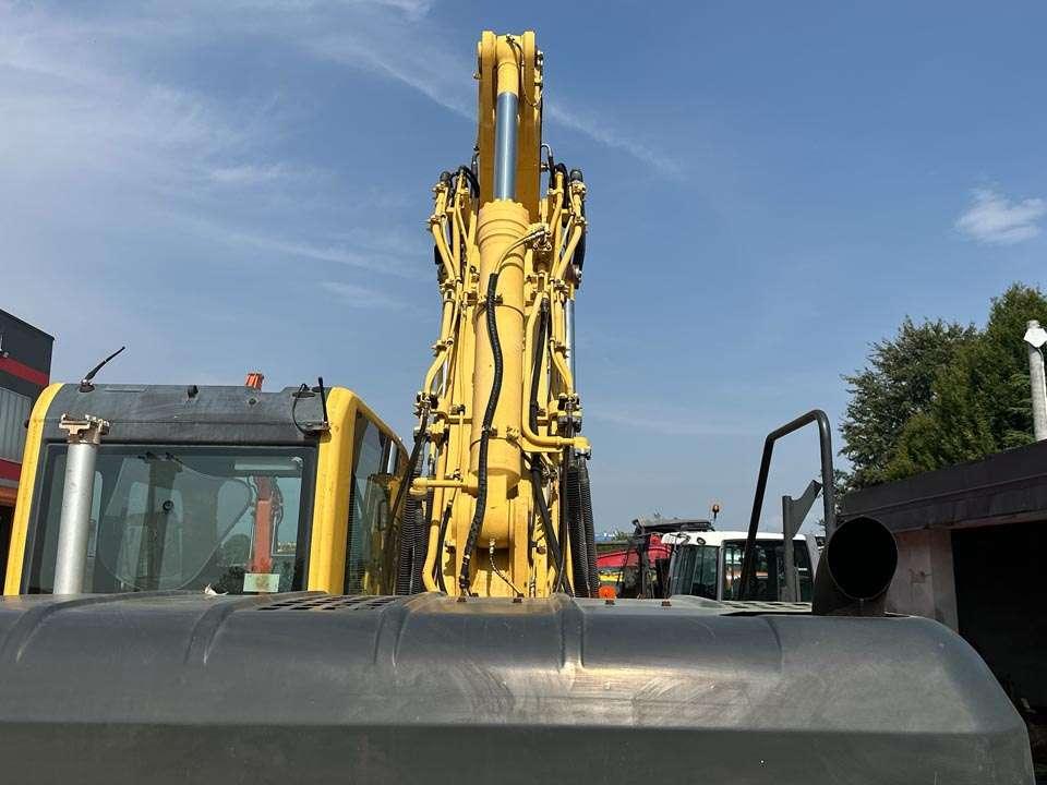 Komatsu PC210NLC Foto 14