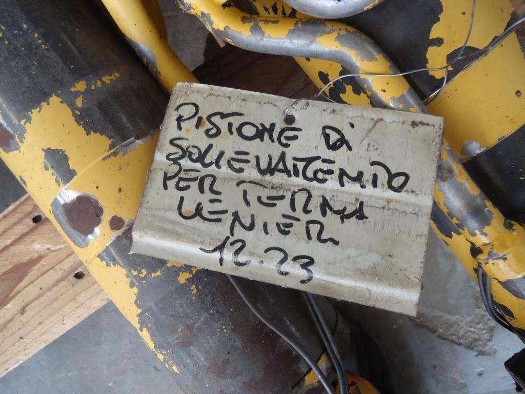 Cilndro de levantamiento para Venieri 12.23 Foto 4