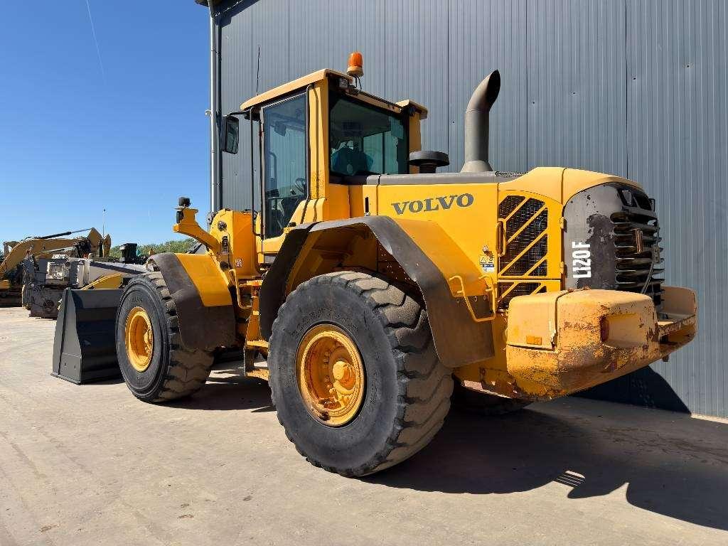 Volvo L120F Foto 3